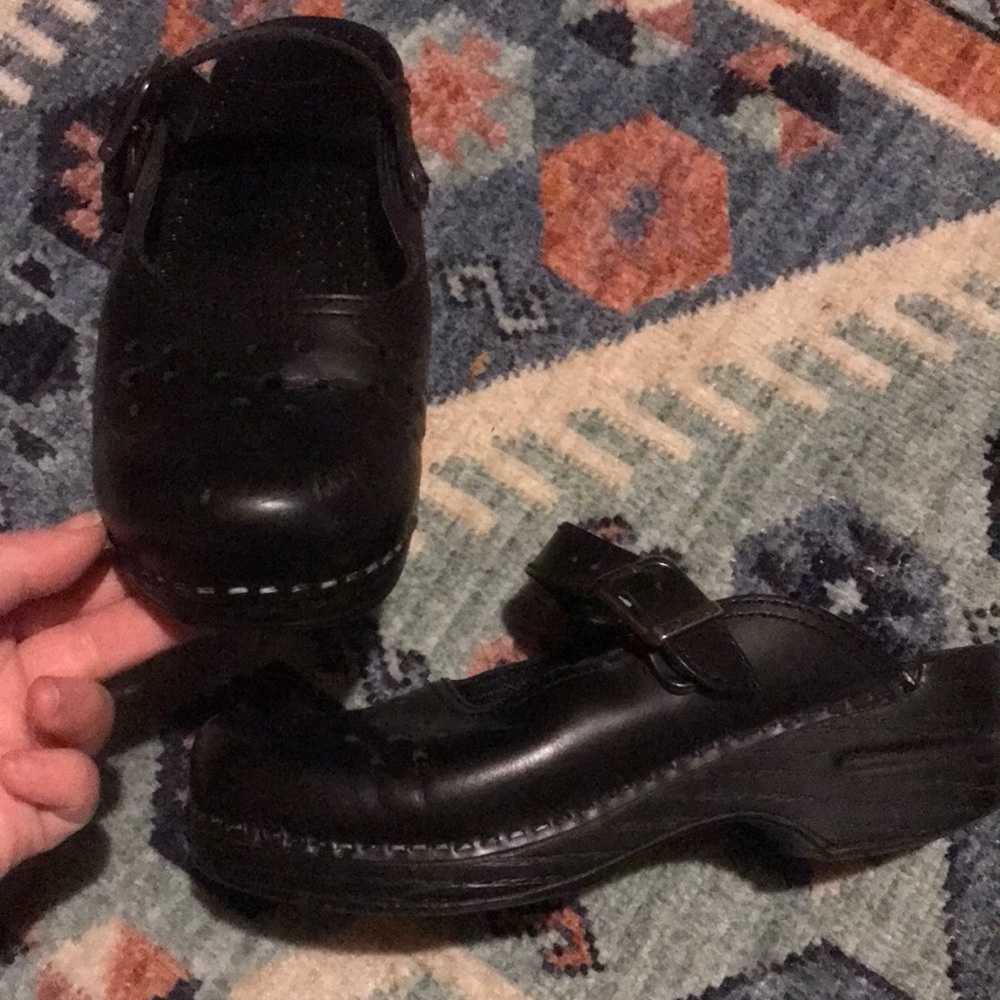 Dansko slip on black shoes EUC